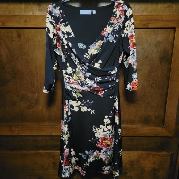 b slim Dresses & Skirts - Very nice floral print dress